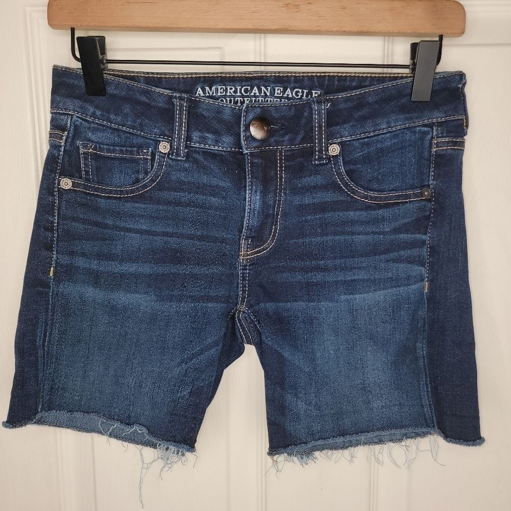 American Eagle AEO Midi frayed hem denim jean shorts 0